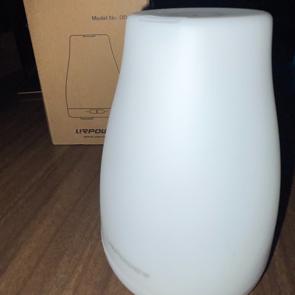 PLASTIC ESSENTIAL OIL HUMIDIFER